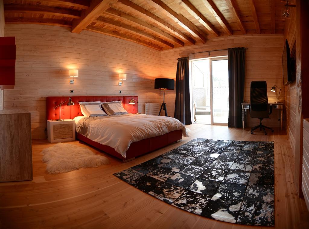 Longes Domaine Du Mont Monnet - Chambre D'Hotes & Gite المظهر الخارجي الصورة