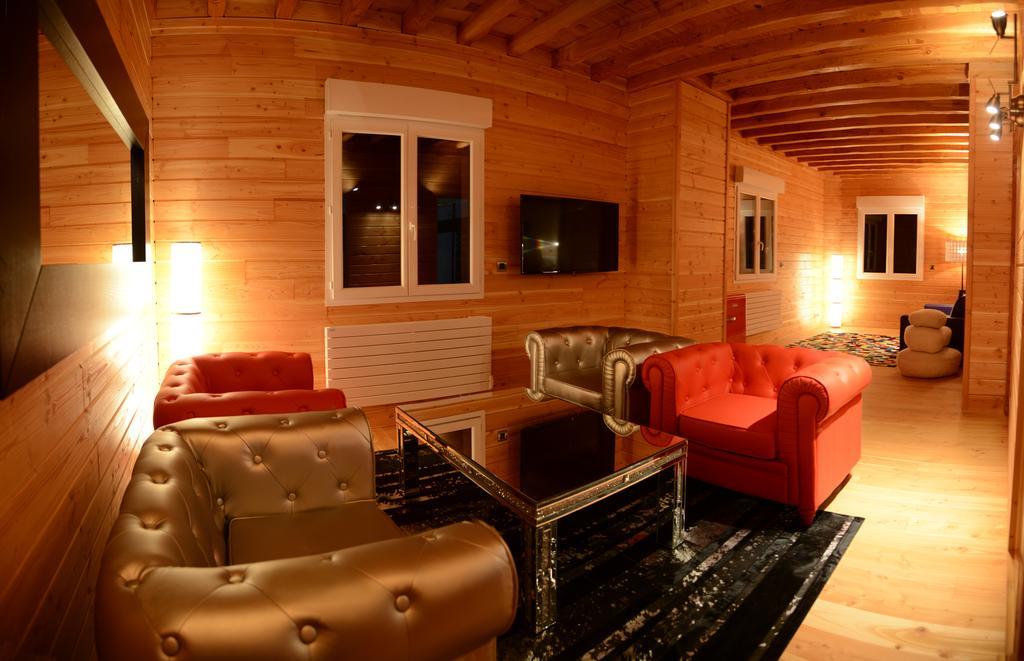 Longes Domaine Du Mont Monnet - Chambre D'Hotes & Gite المظهر الخارجي الصورة